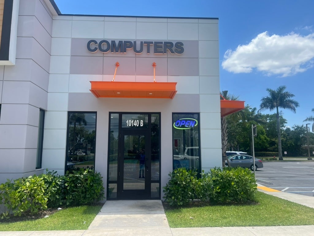Fix My PC Store exterior entrance at 10140 Okeechobee Boulevard, Suite B